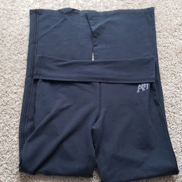 Aeropostale Black Stretch Yoga Pants. - Picture 3 of 3